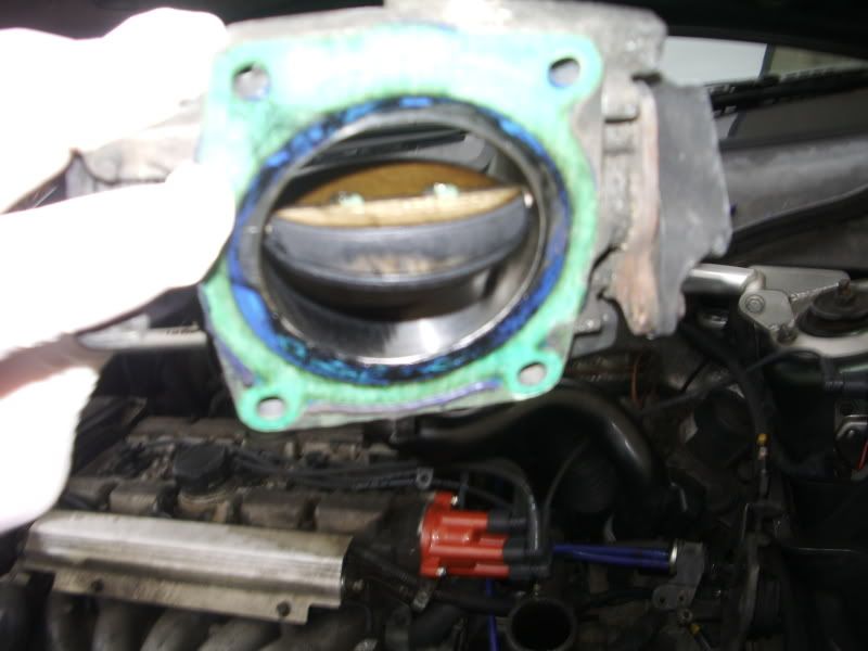 How to clean an 850 throttle body and idle air control valve Volvo